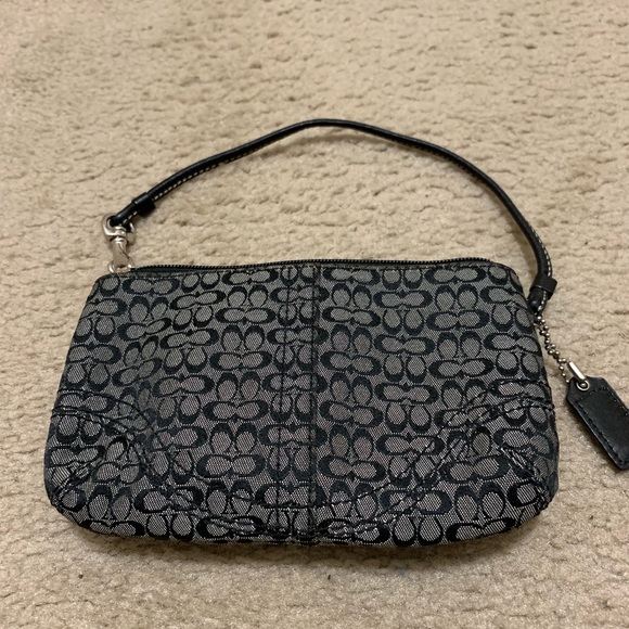 Small Coach wristlet - Picture 2 of 4